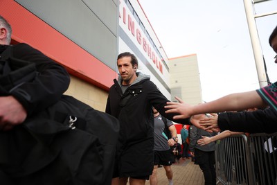 120424 - Gloucester v Ospreys - European Challenge Cup Quarter Final - Justin Tipuric of Ospreys arrives at the stadium