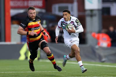 120424 - Gloucester v Ospreys - European Challenge Cup Quarter Final - Keelan Giles of Ospreys makes a break