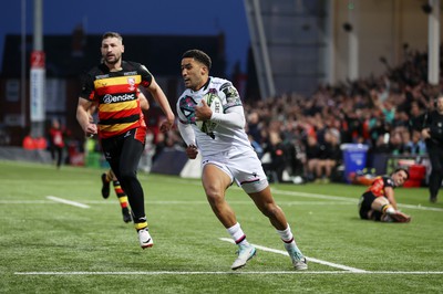 120424 - Gloucester v Ospreys - European Challenge Cup Quarter Final - Keelan Giles of Ospreys runs in to score a try