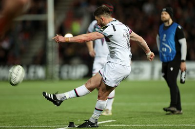 120424 - Gloucester v Ospreys - European Challenge Cup Quarter Final - Owen Williams of Ospreys kicks a penalty