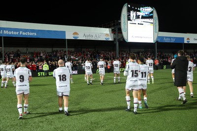 120424 - Gloucester v Ospreys - European Challenge Cup Quarter Final - Ospreys thank the fans at full time