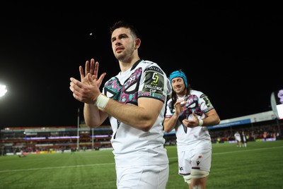 120424 - Gloucester v Ospreys - European Challenge Cup Quarter Final - Owen Watkin of Ospreys thanks the fans at full time