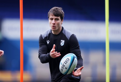 080424 - Picture shows new Cardiff Rugby signing Gonzalo Bertranou in training today