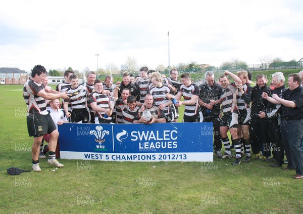 270413 Gowerton RFC - Division 5 West Champions - Gowerton celebrate winning the league