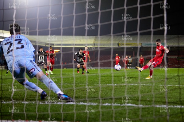 081220 - Grimsby Town v Newport County - Sky Bet League 2 - Newport's Padraid Amond scores from the penalty spot