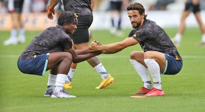 160825 - Grimsby Town v Newport County - Sky Bet League 2 - Liam Shephard of Newport and Habeeb Ogunneye of Newport