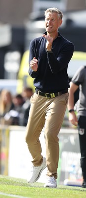 160825 - Grimsby Town v Newport County - Sky Bet League 2 - Newport manager David Hughes