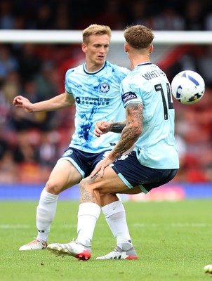 160825 - Grimsby Town v Newport County - Sky Bet League 2 - Matthew Smith of Newport and Kai Whitmore of Newport