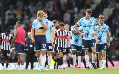 160825 - Grimsby Town v Newport County - Sky Bet League 2 - Dejection from Tom Davies of Newport at the end of the match