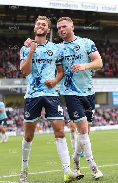 160825 - Grimsby Town v Newport County - Sky Bet League 2 - Matt Baker of Newport cele after equaliser with Lee Jenkins of Newport