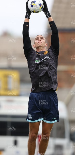 160825 - Grimsby Town v Newport County - Sky Bet League 2 - Goalkeeper Nik Tzanev of Newport