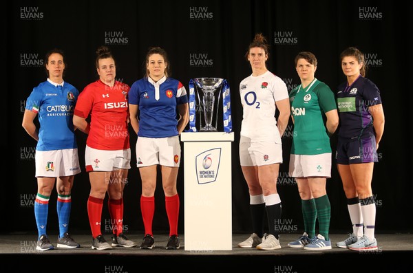 230119 - Guinness 6 Nations Launch at the Hurlingham Club - Women's Captains Manuela Furlan of Italy, Carys Phillips of Wales, Gaelle Hermet of France, Sarah Hunter of England, Ciara Griffin of Ireland and Lisa Martin of Scotland