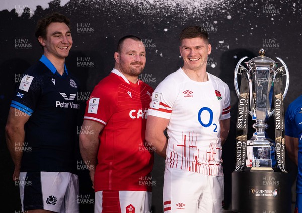 230123 - Guinness 6 Nations Launch at County Hall, London - Scotland Captain Jamie Ritchie, Wales Captain Ken Owens and England Captain Owen Farrell at the open photo call with the trophy