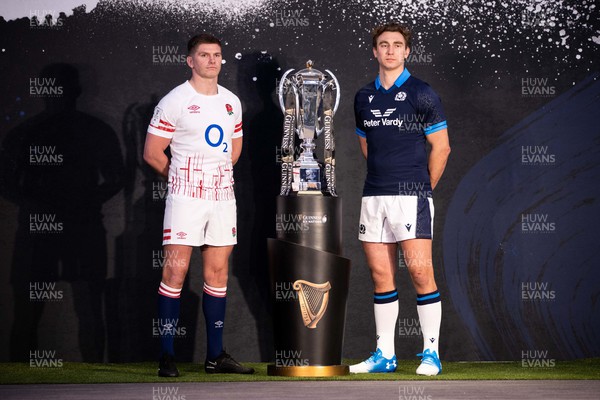 230123 - Guinness 6 Nations Launch at County Hall, London - England Captain Owen Farrell and Scotland Captain Jamie Ritchie at the open photo call with the trophy