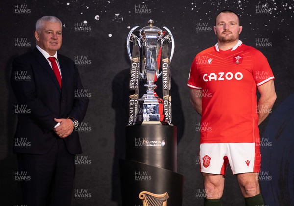 230123 - Guinness 6 Nations Launch at County Hall, London - Wales Head Coach Warren Gatland and Wales Captain Ken Owens at the open photo call with the trophy with the trophy
