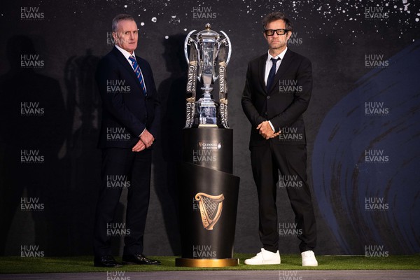 230123 - Guinness 6 Nations Launch at County Hall, London - Italy Head Coach Kieran Crowley and France Head Coach Fabien Galthie at the open photo call with the trophy