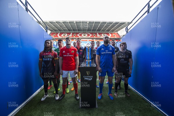 271119 - Guinness PRO14 Media Day - Cardiff City Stadium - Team line up with the trophy