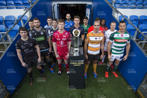 271119 - Guinness PRO14 Media Day - Cardiff City Stadium - Team line up with the trophy
