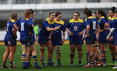 010124 - Gwalia Lightning v Brython Thunder, Celtic Challenge - Bryonie King of Gwalia Lightning speaks to her team