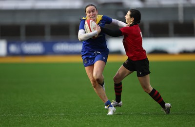 010124 - Gwalia Lightning v Brython Thunder, Celtic Challenge - Nel Metcalfe of Gwalia Lightning holds off Eleanor Hing of Brython Thunder