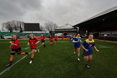 010124 - Gwalia Lightning v Brython Thunder, Celtic Challenge - Alex Callender of Brython Thunder, left, and Bryonie King of Gwalia Lightning lead their teams out at the start of the match