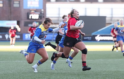 271225 - Gwalia Lightning v Brython Thunder, Celtic Challenge - Gabby Healen of Brython Thunder races in to score try