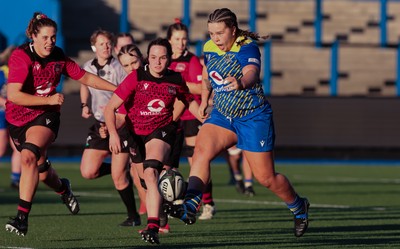 271225 - Gwalia Lightning v Brython Thunder, Celtic Challenge - Maisie Davies of Gwalia Lightning kicks ahead