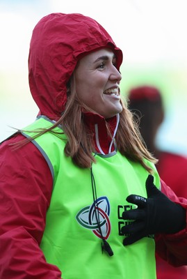 271225 - Gwalia Lightning v Brython Thunder, Celtic Challenge - Wales Women co-captain Alex Callender gets involved as a water carrier