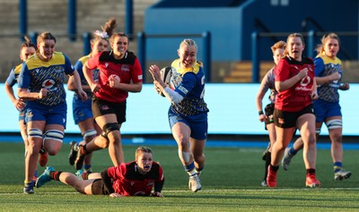 271225 - Gwalia Lightning v Brython Thunder, Celtic Challenge - Nikita Prothero of Gwalia Lightning breaks away but is tackled