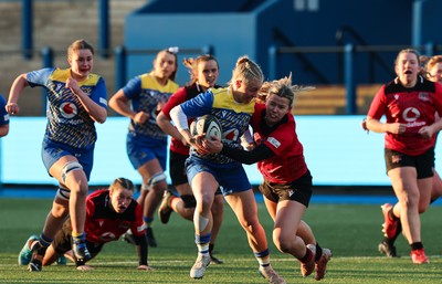 271225 - Gwalia Lightning v Brython Thunder, Celtic Challenge - Nikita Prothero of Gwalia Lightning breaks away but is tackled
