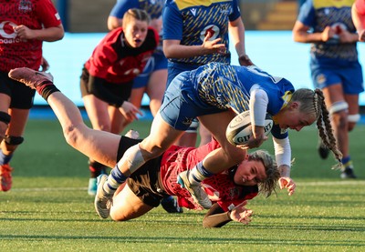271225 - Gwalia Lightning v Brython Thunder, Celtic Challenge - Nikita Prothero of Gwalia Lightning breaks away but is tackled