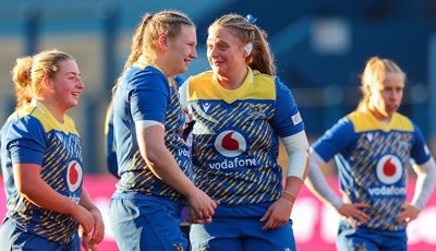 271225 - Gwalia Lightning v Brython Thunder, Celtic Challenge - Alaw Pyrs of Gwalia Lightning and Tilly Vucaj of Gwalia Lightning