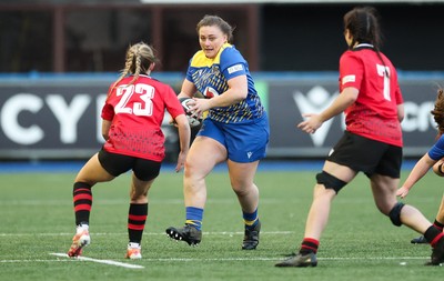 271225 - Gwalia Lightning v Brython Thunder, Celtic Challenge - Sophie Waugh of Gwalia Lightning takes on Hanna Marshall of Brython Thunder