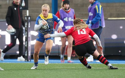 271225 - Gwalia Lightning v Brython Thunder, Celtic Challenge - Catherine Richards of Gwalia Lightning takes on Ellie Tromans of Brython Thunder