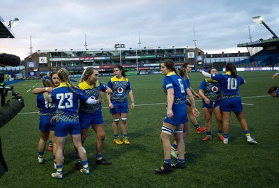 271225 - Gwalia Lightning v Brython Thunder, Celtic Challenge - Gwalia Lightning players at the end of the match