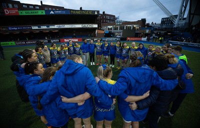 271225 - Gwalia Lightning v Brython Thunder, Celtic Challenge - Gwalia Lightning huddle up at the end of the match