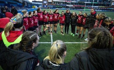 271225 - Gwalia Lightning v Brython Thunder, Celtic Challenge - Brython Thunder huddle up at the end of the match