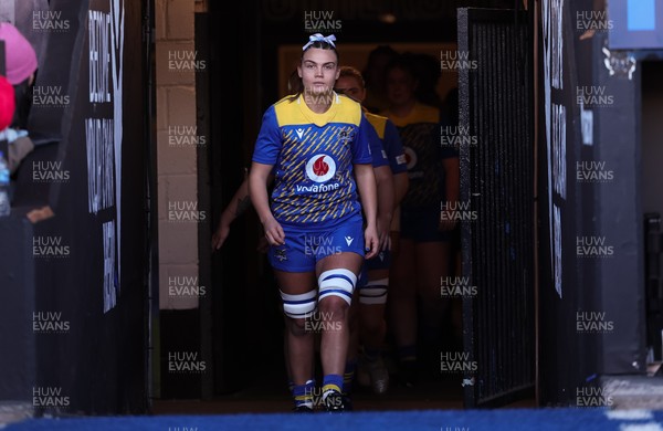271225 - Gwalia Lightning v Brython Thunder, Celtic Challenge - Bryonie King of Gwalia Lightning leads the team out