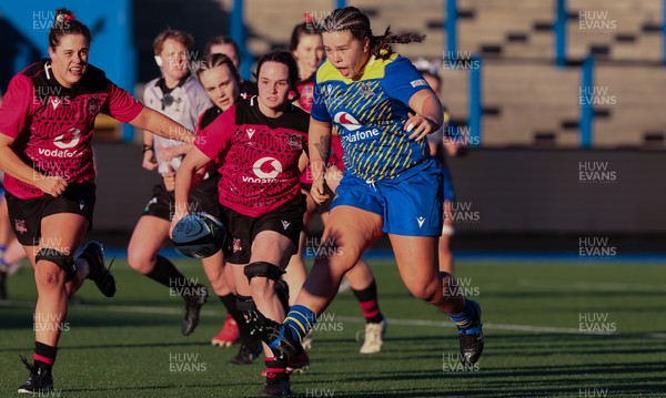 271225 - Gwalia Lightning v Brython Thunder, Celtic Challenge - Maisie Davies of Gwalia Lightning kicks ahead