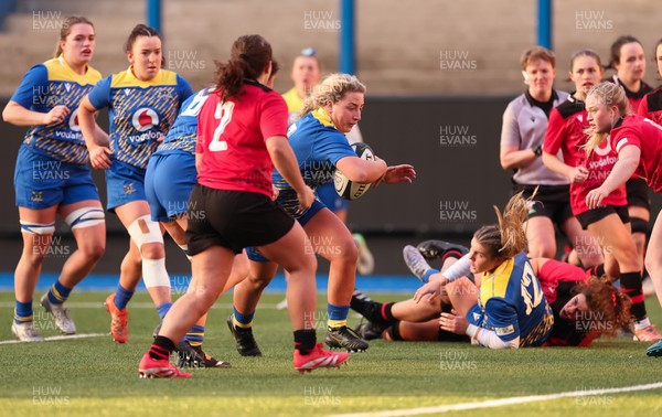 271225 - Gwalia Lightning v Brython Thunder, Celtic Challenge - Molly Reardon of Gwalia Lightning powers over to score try