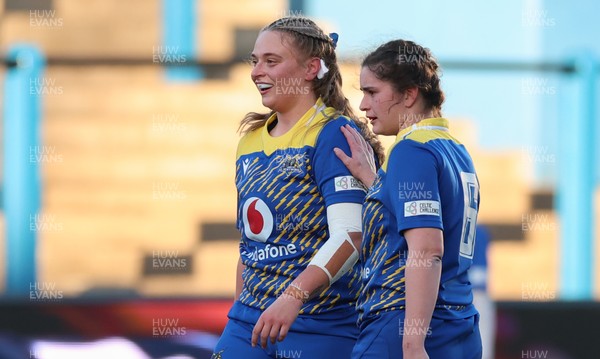 271225 - Gwalia Lightning v Brython Thunder, Celtic Challenge - Tilly Vucaj of Gwalia Lightning and Erin Jones of Gwalia Lightning
