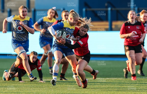 271225 - Gwalia Lightning v Brython Thunder, Celtic Challenge - Nikita Prothero of Gwalia Lightning breaks away but is tackled