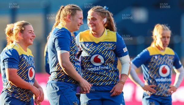 271225 - Gwalia Lightning v Brython Thunder, Celtic Challenge - Alaw Pyrs of Gwalia Lightning and Tilly Vucaj of Gwalia Lightning