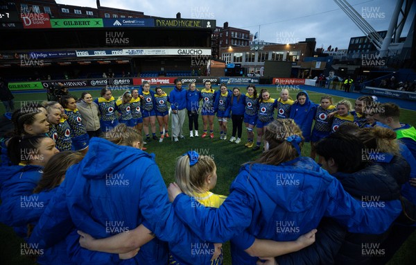 271225 - Gwalia Lightning v Brython Thunder, Celtic Challenge - Gwalia Lightning huddle up at the end of the match