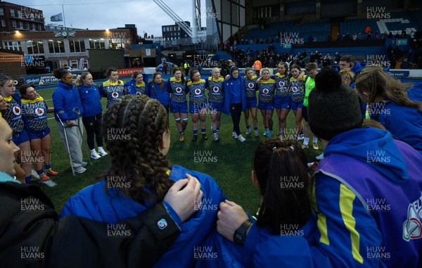 271225 - Gwalia Lightning v Brython Thunder, Celtic Challenge - Gwalia Lightning huddle up at the end of the match