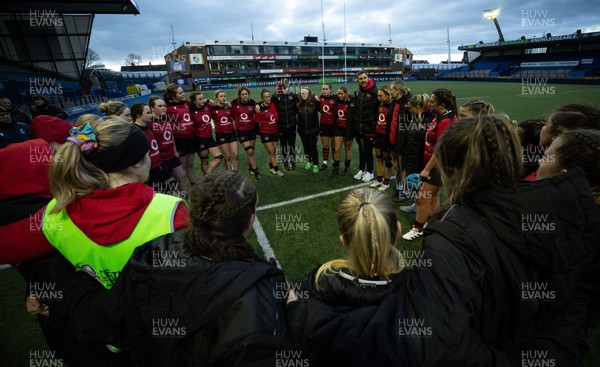 271225 - Gwalia Lightning v Brython Thunder, Celtic Challenge - Brython Thunder huddle up at the end of the match