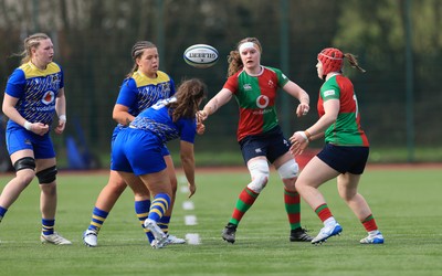 080325  Gwalia Lightning v Clovers, Celtic Challenge - Ruth Campbell of Clovers looks to win the ball