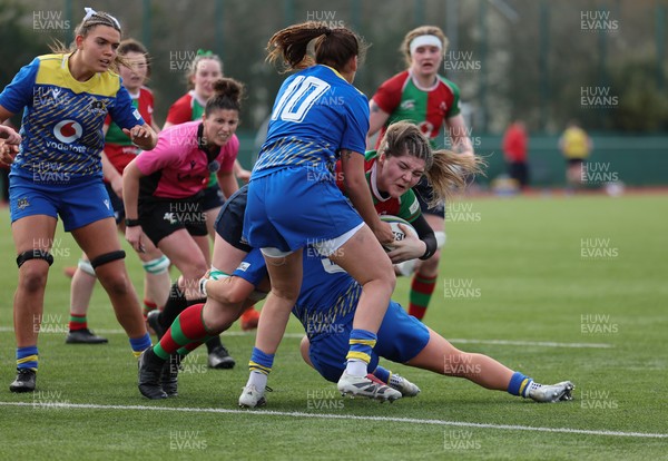 080325  Gwalia Lightning v Clovers, Celtic Challenge - Jemima Adams Verling of Clovers powers over to score try