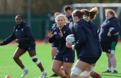 140226 - Gwalia Lightning v Clovers, Celtic Challenge - Clovers players during warm up