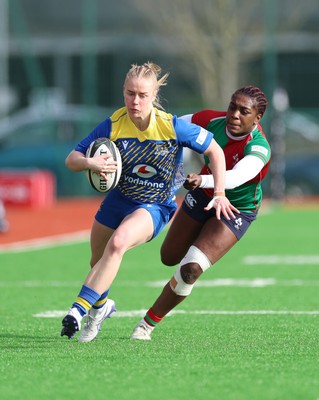 140226 - Gwalia Lightning v Clovers, Celtic Challenge - Catherine Richards of Gwalia Lightning takes on Chisom Ugwueru of Clovers